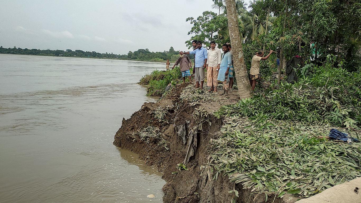 বাঁশখালীতে নদী ভাঙনে ১৫ ঘর বিলীন, আতঙ্কে এলাকাবাসী