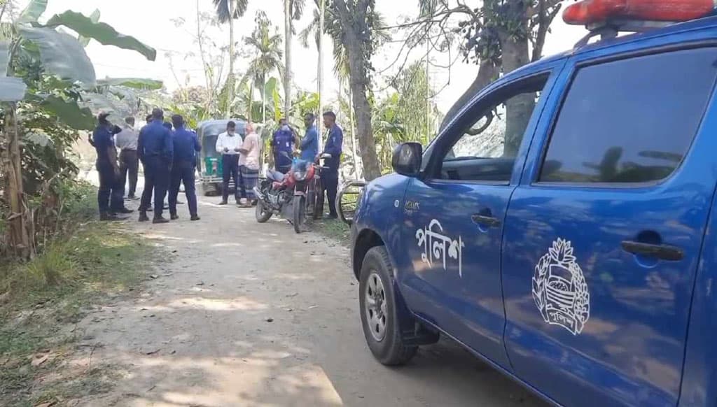 ভূঞাপুরে যুবকের বালুচাপা দেওয়া অর্ধগলিত মরদেহ উদ্ধার