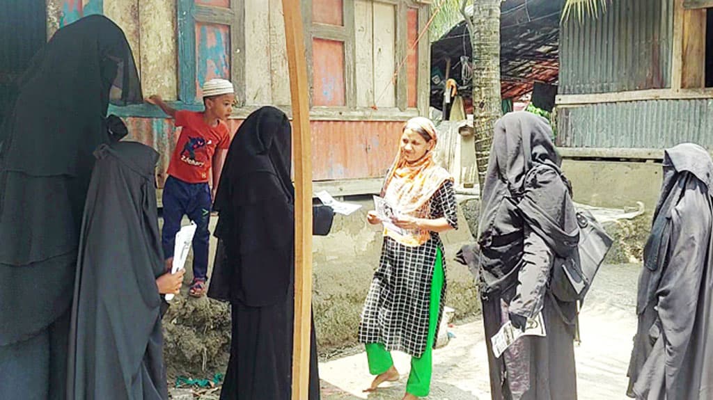 বরিশালে হাতপাখার বিরুদ্ধে টাকা ছড়ানোসহ দুই অভিযোগ