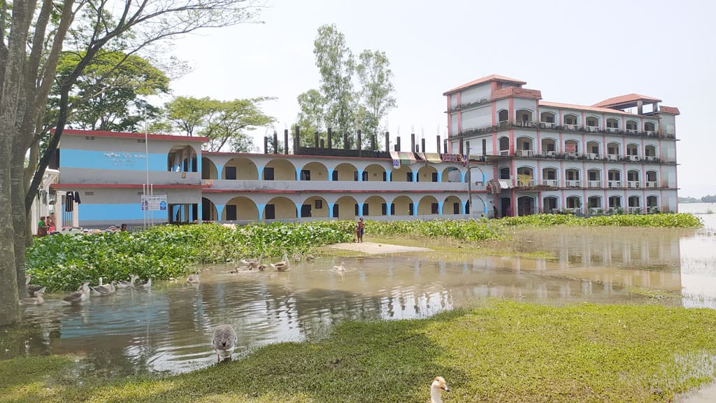 সিলেটে বন্যা পরিস্থিতির উন্নতি, বিপৎসীমার নিচে সুরমার পানি