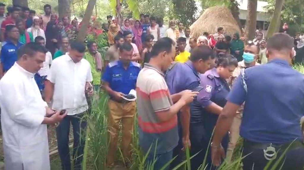 ভালুকায় নিখোঁজের পরদিন গৃহবধূর গলাকাটা লাশ উদ্ধার, স্বামী পলাতক 