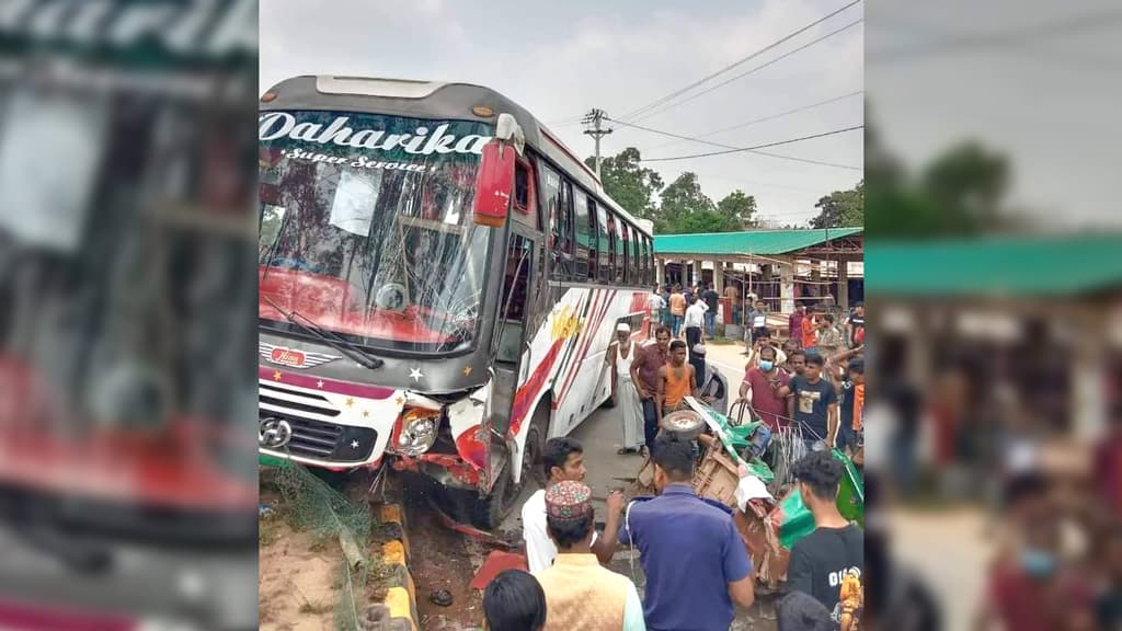 ঈদবাজার শেষে বাড়ি ফেরার পথে প্রাণ গেল তিনজনের