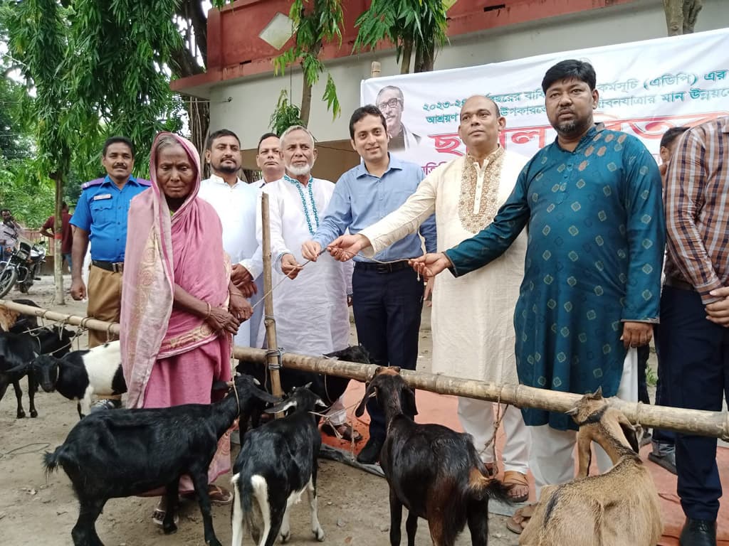 ঘরের পর কান্দুরীর মিলল স্বাবলম্বী হওয়ার পথ