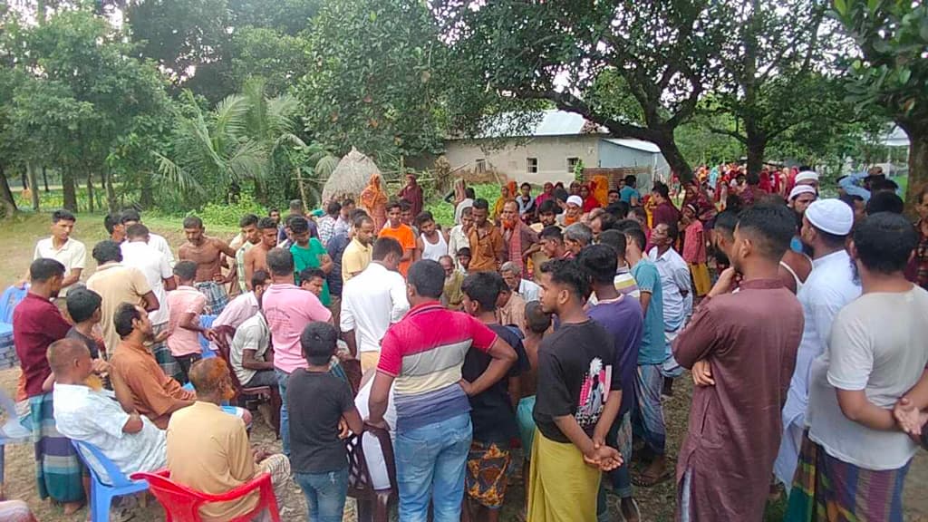 সাঁতার কাটতে গিয়ে পুকুরে ডুবে শিশুর মৃত্যু