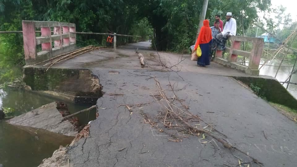 সেতু পুনর্নির্মাণের দাবি