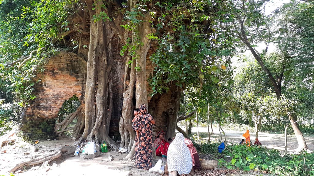 ঐতিহাসিক কোঠাবাড়ী থান