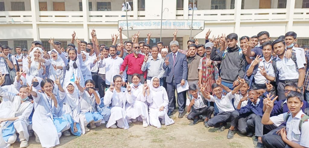 কুমিল্লায় পাসের হার ৯০ দশমিক ৭২ শতাংশ, জিপিএ ৫ পেয়েছে মেয়েরাই বেশি