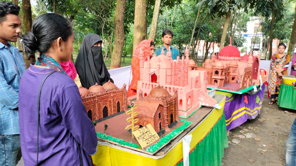 বেরোবিতে প্রথমবারের মতো প্রত্নতাত্ত্বিক নিদর্শনের প্রদর্শনী