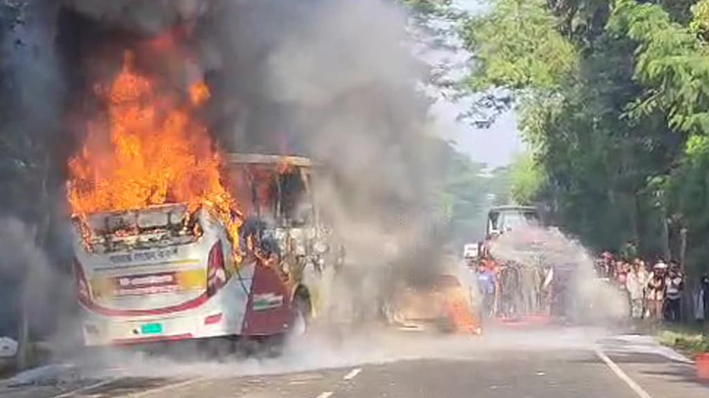 গোপালগঞ্জে বাস-প্রাইভেট কার সংঘর্ষ, নিহত ১