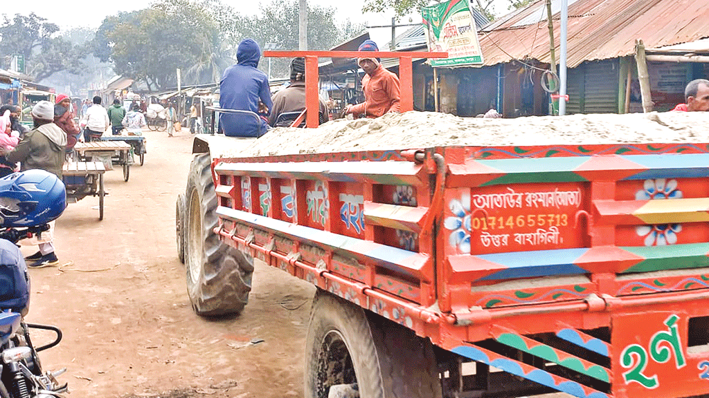 দুর্ভোগের নাম বালুবাহী ট্রাক্টর