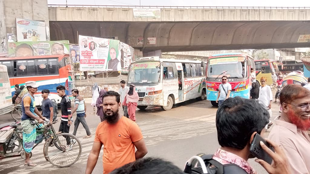 হরতাল-অবরোধেও বন্ধ নেই গণপরিবহনে চাঁদা আদায়