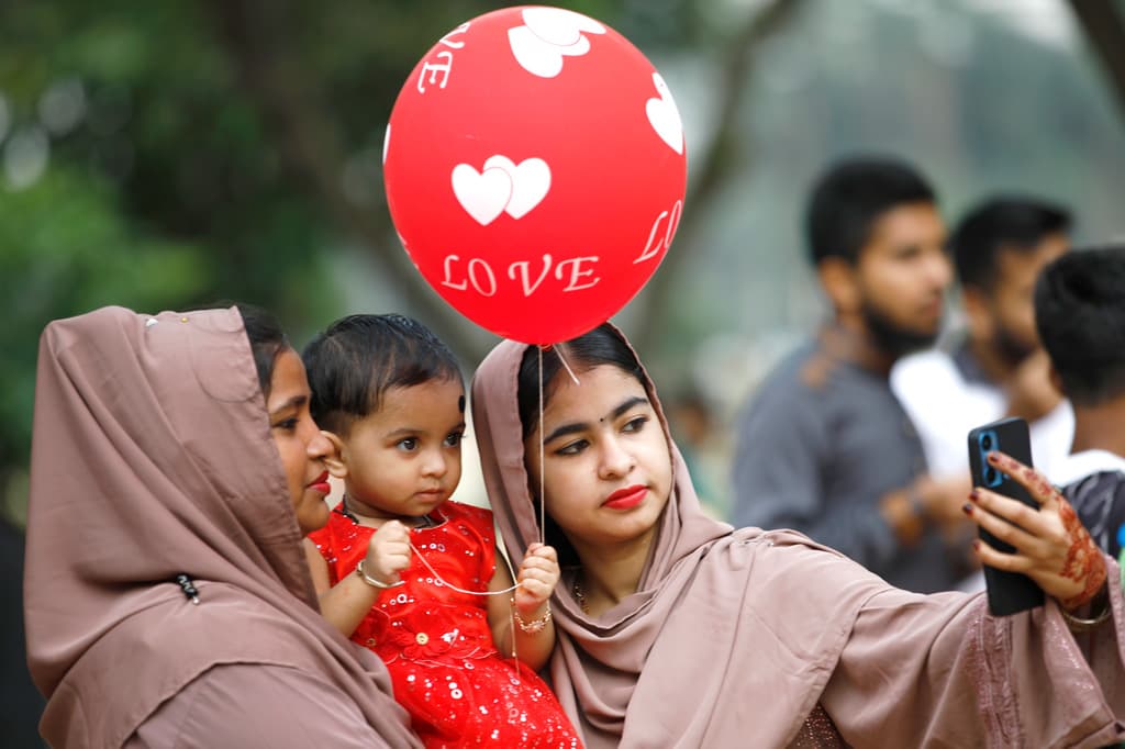 ঈদের দ্বিতীয় দিনে ভিড় বেড়েছে বিনোদনকেন্দ্রে