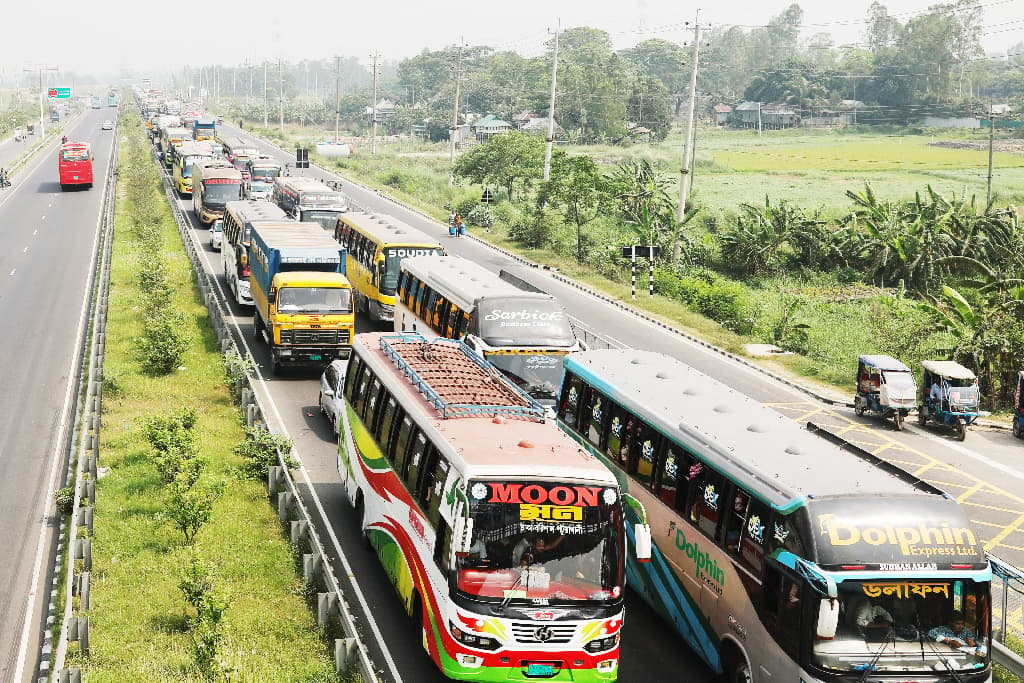 দুর্ভোগ এড়াতে ঈদের ছুটি একদিন বাড়ানোর সুপারিশ 