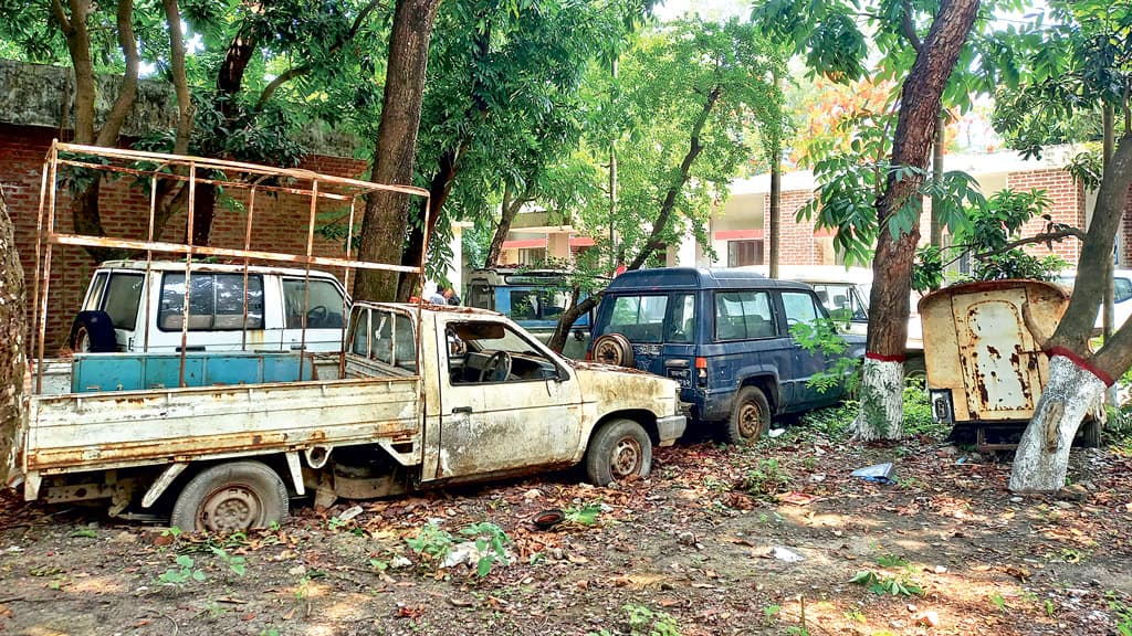 স্বাস্থ্য বিভাগের কাগজ হারানো গাড়ির দুর্দশা