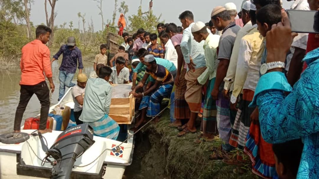 হাতিয়ায় যাত্রীবাহী লঞ্চ থেকে পড়ে নিখোঁজ বৃদ্ধের মরদেহ উদ্ধার