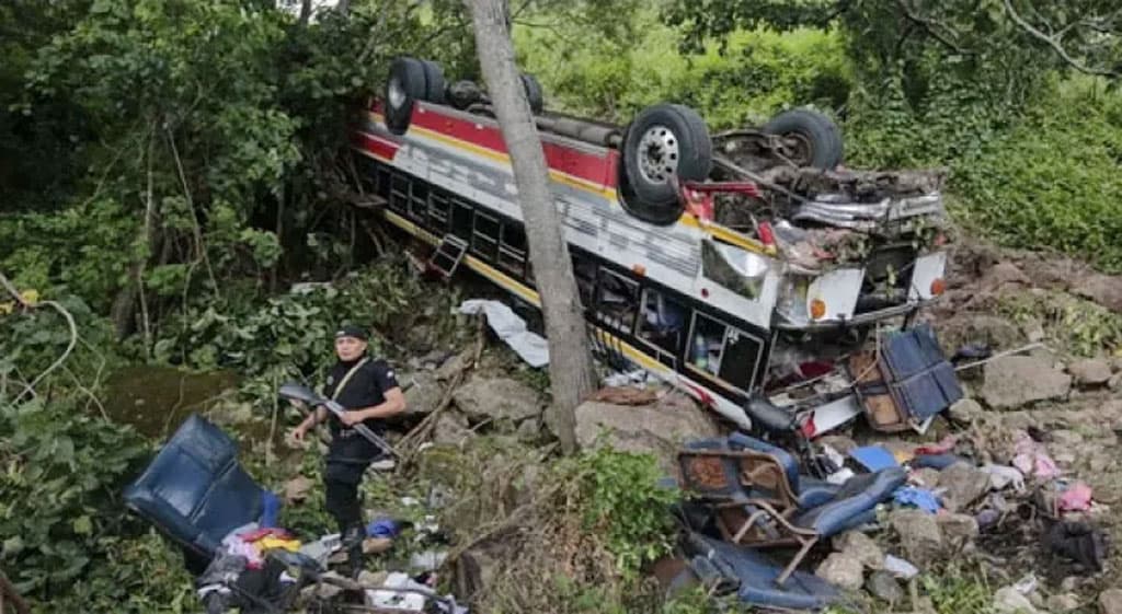 নিকারাগুয়ায় ভয়াবহ সড়ক দুর্ঘটনায় নিহত অন্তত ১৯  