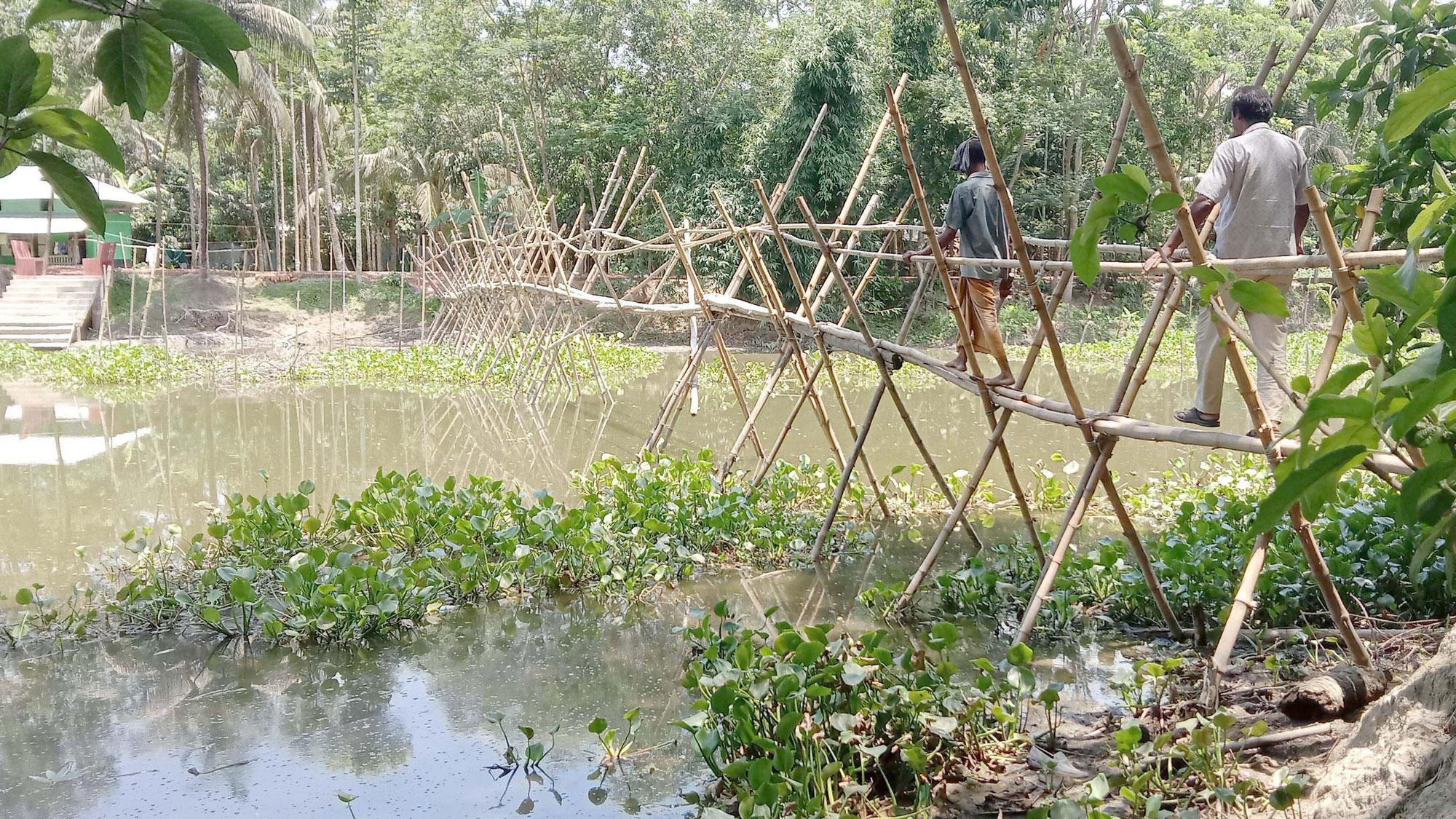 দশমিনায় সেতুর অভাবে প্রায় ২৮ হাজার মানুষের সীমাহীন দুর্ভোগ