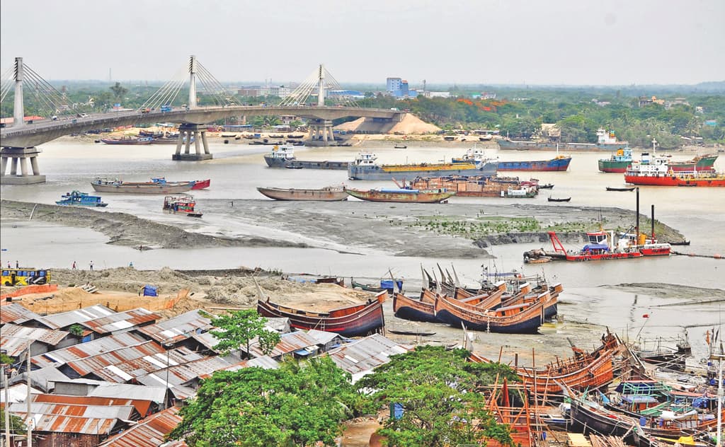 কর্ণফুলীর প্রশস্ততা কমে অর্ধেক