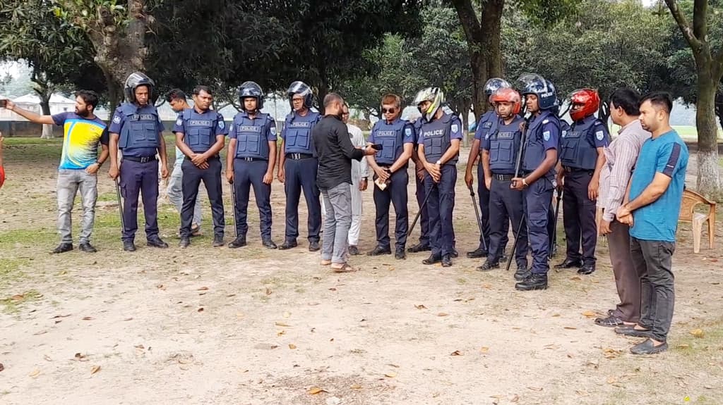 ঘোষণা দিলেও পুলিশি বাধায় গায়েবানা জানাজা পড়তে পারেনি জামায়াত