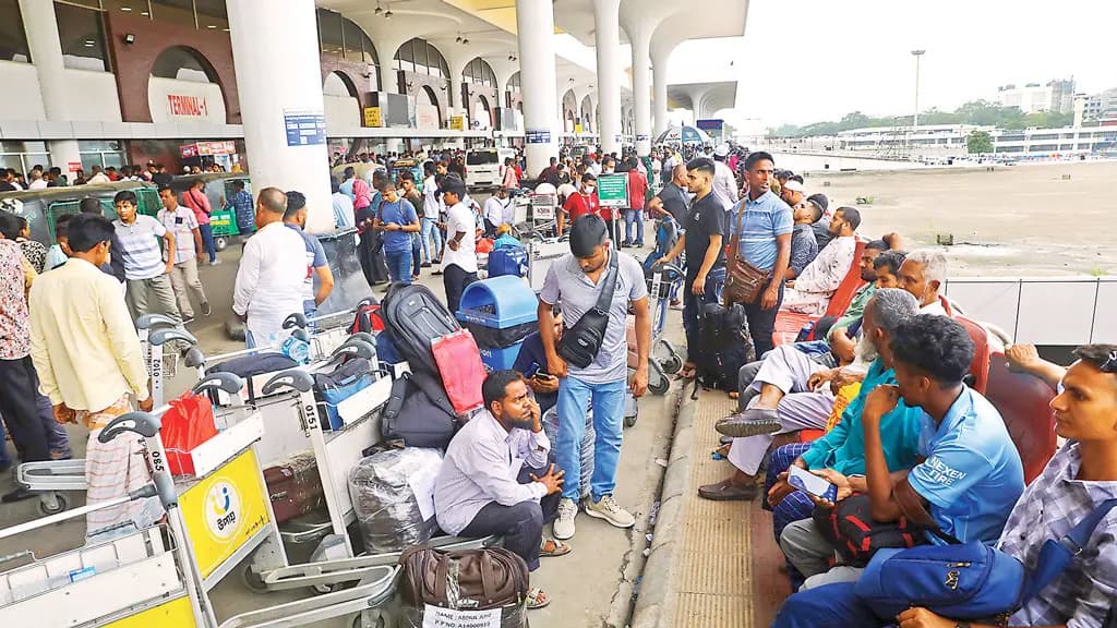 ফের খুলছে মালয়েশিয়ার শ্রমবাজার, এবারও জটিলতা সময়সীমার