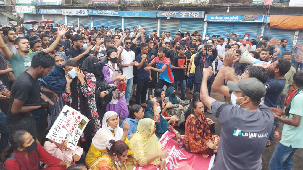 গাইবান্ধায় শিক্ষার্থীদের মিছিলে পুলিশের বাধা