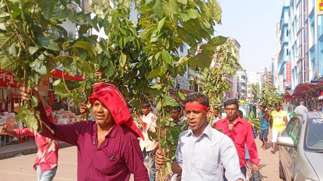 ‘লালে লাল বাবা শাহজালাল’