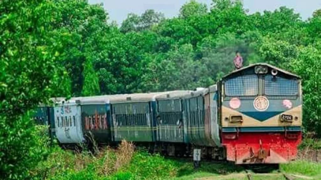 ৬ শর্তে চলবে চট্টগ্রাম বিশ্ববিদ্যালয়ের শাটল ট্রেন 