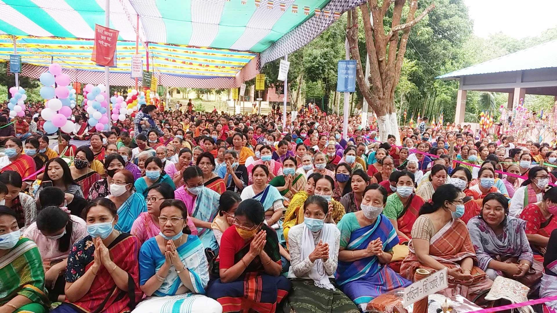 কঠিন চীবর দানোৎসবে সবার মঙ্গল কামনা