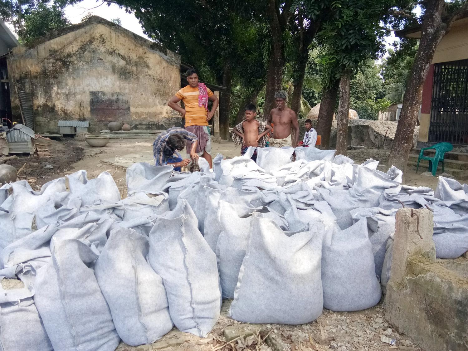 গাজীখালী নদীর ভাঙন রোধে শুরু হয়েছে কাজ