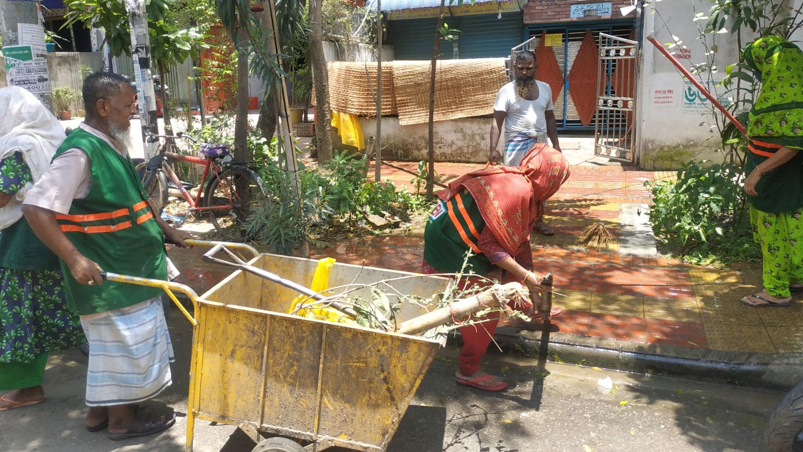 ঢাকার দুই সিটিতে বর্জ্য অপসারণে প্রস্তুত ১৯ হাজার কর্মী