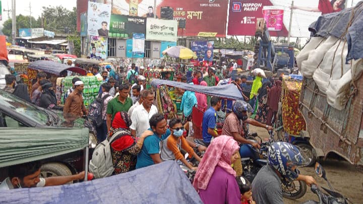 ৬০ টাকার ভাড়া ৩০০ টাকা