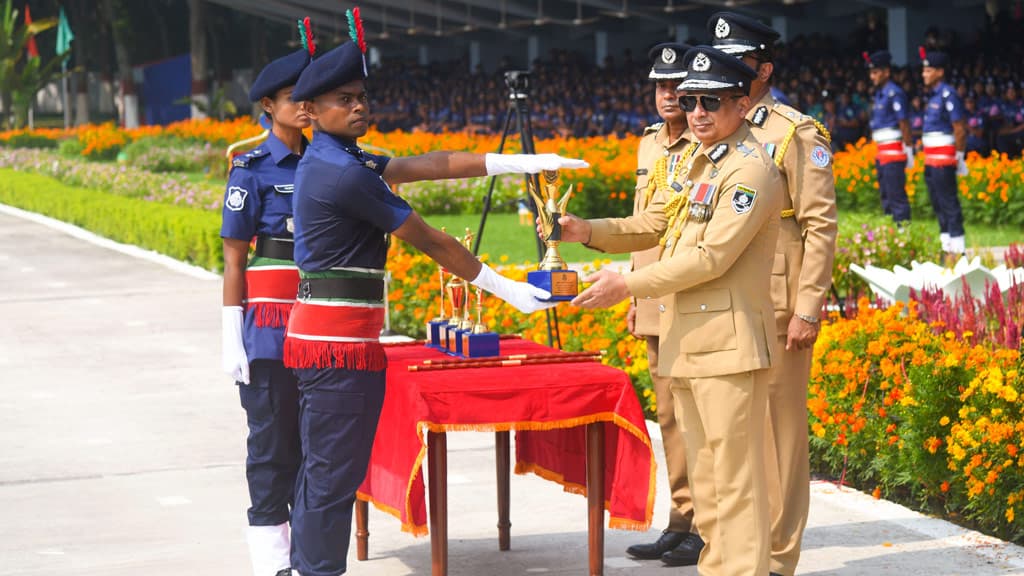 পুলিশ জনগণের হৃদয়ে স্থান করে নিয়েছে: আইজিপি