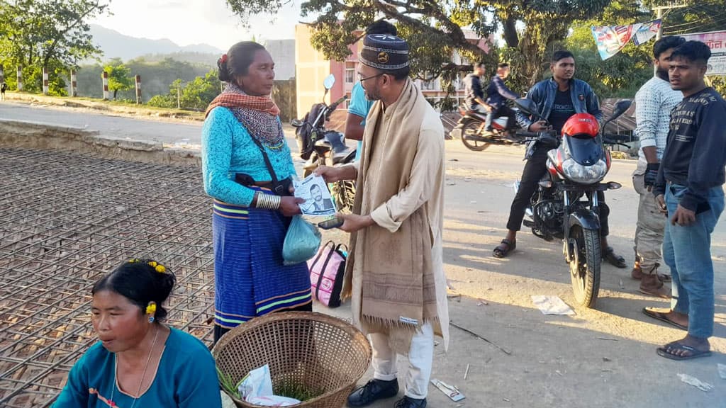 থানচিতে ৬ দিনের জন্য নির্বাচনী প্রচারণায় নামলেন জাপার শহিদুল