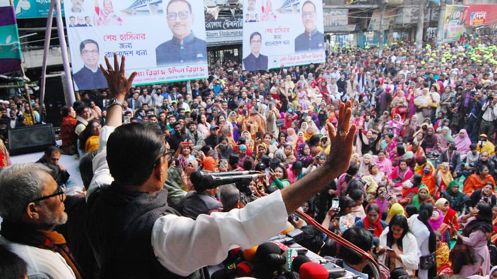 ‘শেখ হাসিনা পুরো টিম নিয়ে নেমে গেছেন, দ্রব্যমূল্য কমে যাবে’