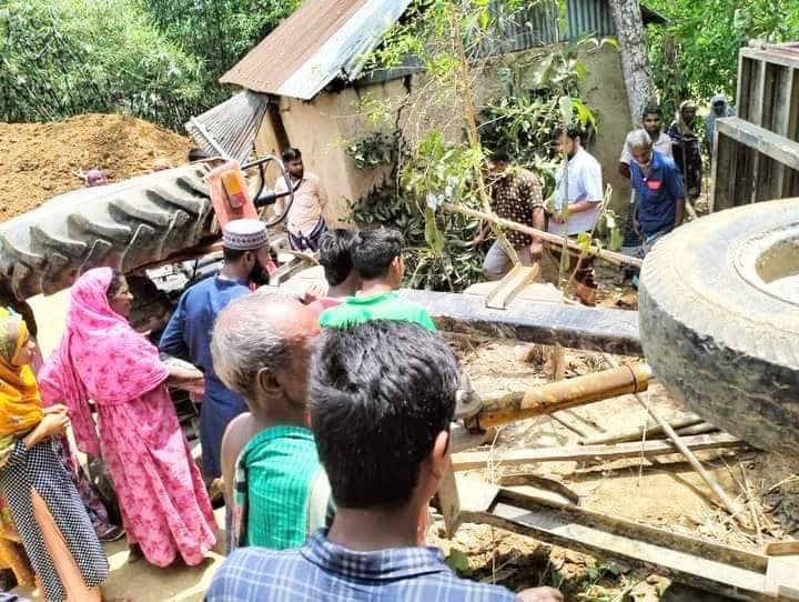 সখীপুরে মাটিভর্তি ট্রাক্টরচাপায় প্রাণ গেল গৃহবধূর