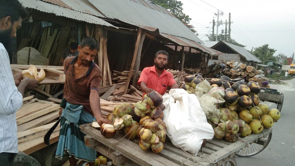 বেড়েছে তালশাঁসের কদর