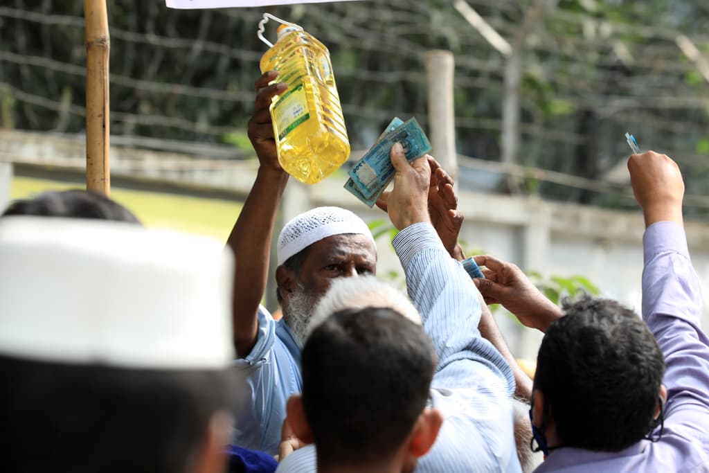 ভোজ্যতেলের দাম আন্তর্জাতিক বাজারে কমলেও দেশে বেড়েই চলেছে