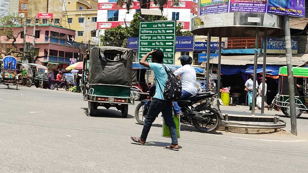 চুয়াডাঙ্গায় রেকর্ড ৪২.২ ডিগ্রি তাপমাত্রা, জনজীবনে নাভিশ্বাস