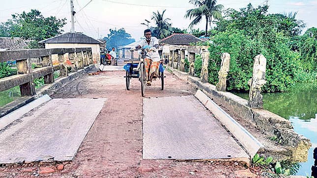 ৫ বছর ধরে সেতু বেহাল