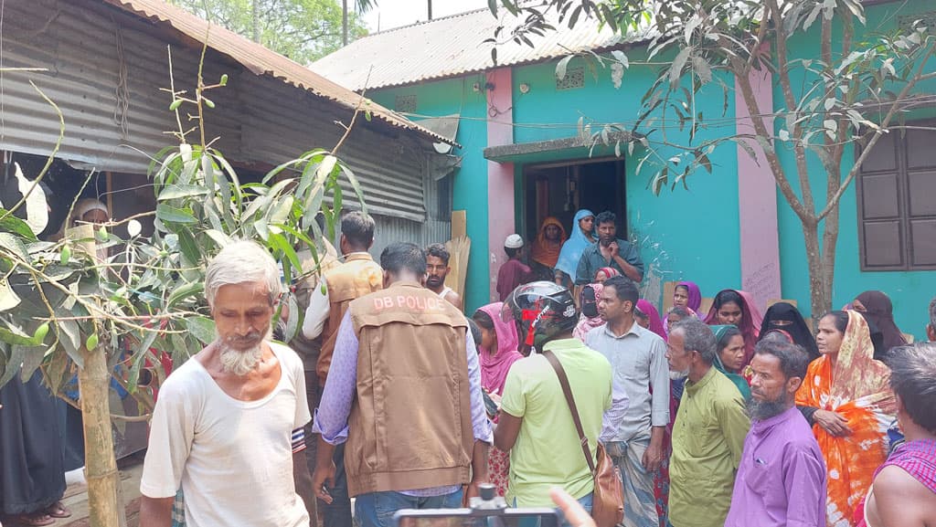 ছেলেকে ‘জীবনচিল্লায় যাব’ বলার পরদিন বৃদ্ধ দম্পতির লাশ উদ্ধার