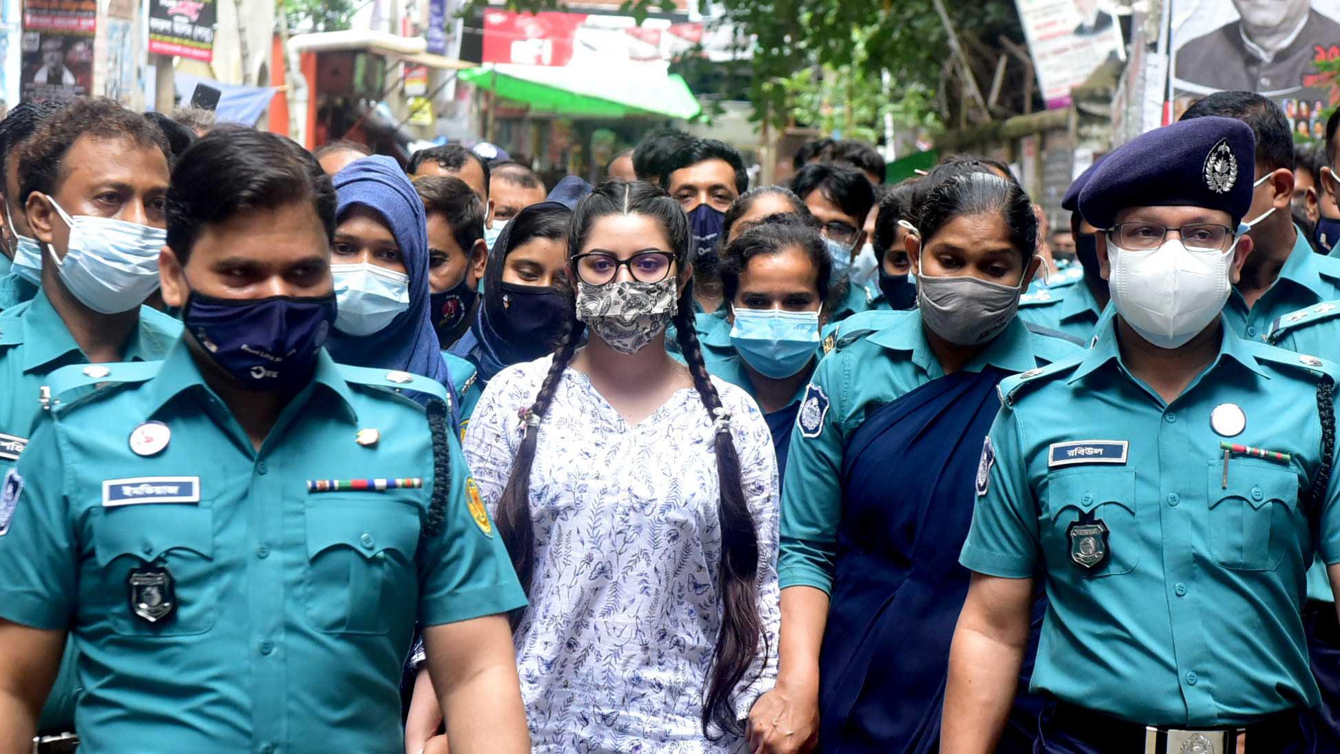 অবশেষে জামিন পেলেন চিত্রনায়িকা পরীমণি