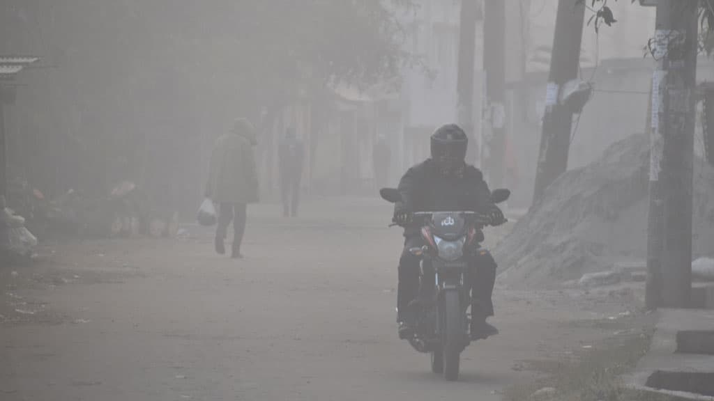 স্কুলে যাওয়ার পর জানা গেল তাপমাত্রা ৭ দশমিক ৮ 