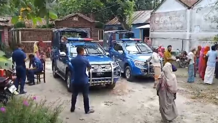 পলাশবাড়ীতে গ্যারেজের নাইটগার্ডকে হত্যা করে অটোরিকশা চুরি