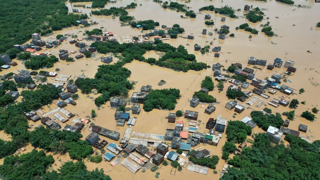 শতাব্দীর ভয়াবহ বন্যার শঙ্কায় দক্ষিণ চীন