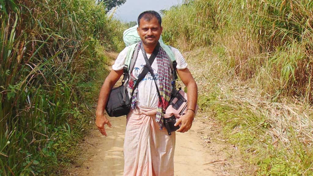 দুর্গম পাহাড়ি পথে ভরসা বাবুল বড়ুয়া