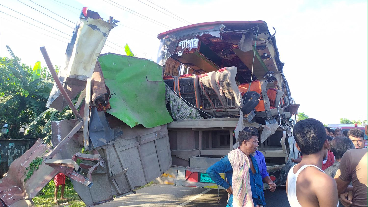 দুর্ঘটনার পরও থামেনি সেই চালক