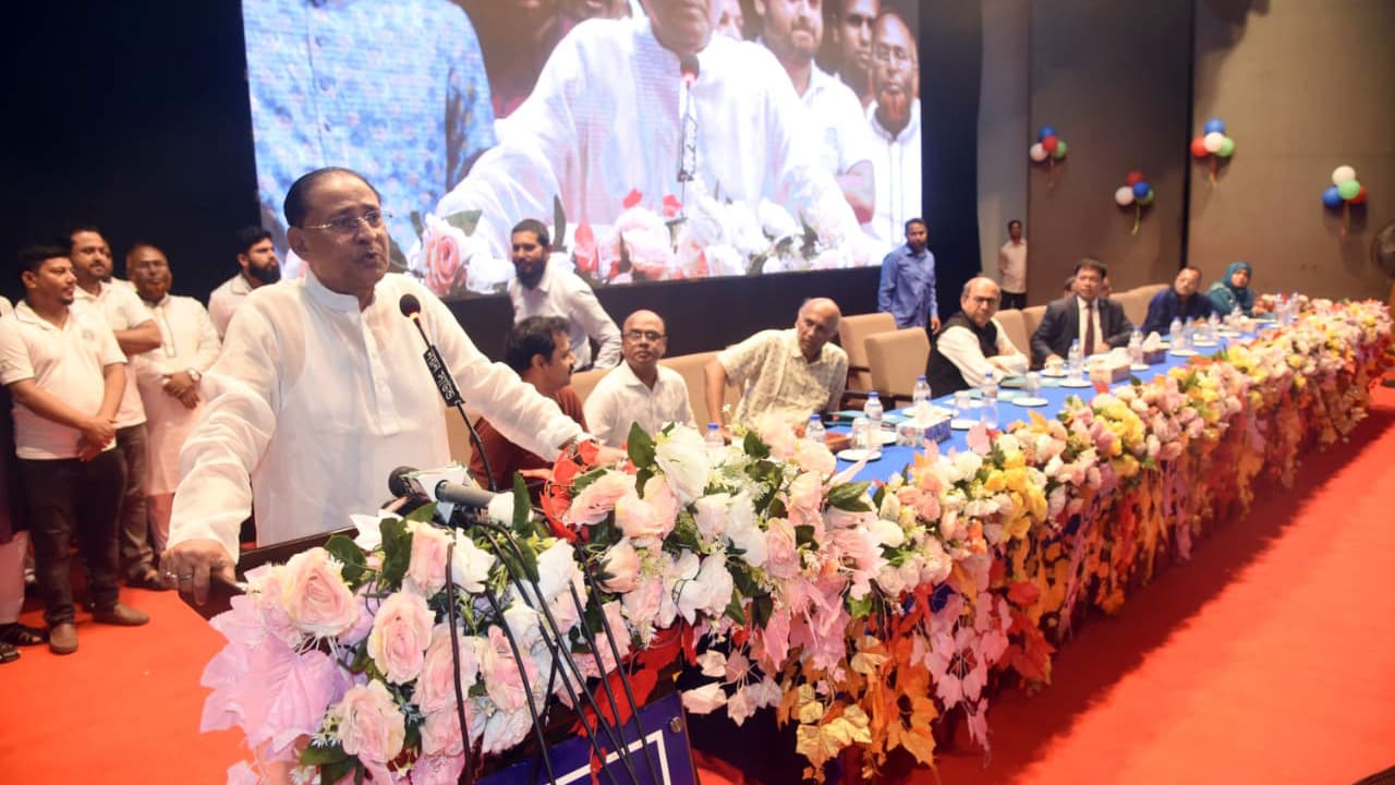 উৎপাদন বাড়ালেই হবে না, নিরাপদ খাদ্যে তাগিদ প্রাণিসম্পদমন্ত্রীর