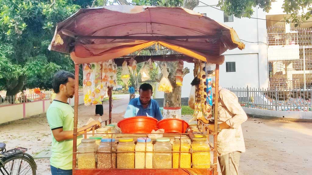 আবার সচল হয়েছে জীবিকা