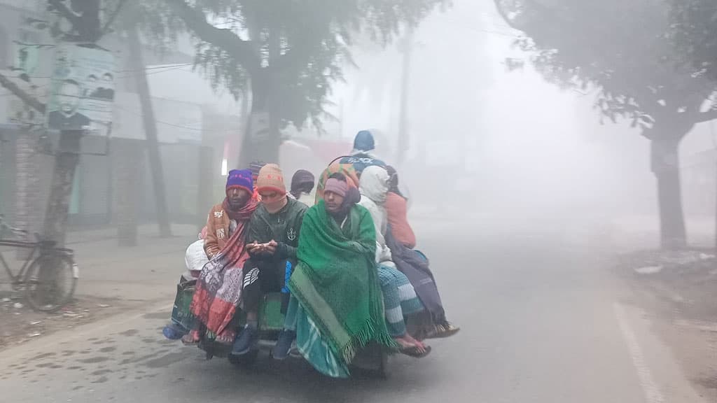 গাংনীতে কনকনে শীতে বিপাকে খেটে খাওয়া মানুষ