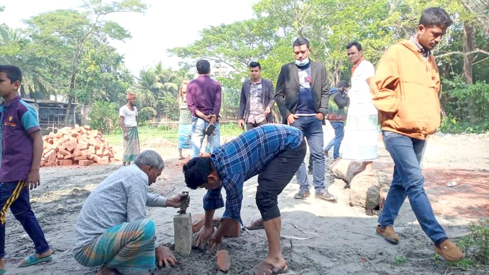 পৌরসভার কাজে বাধা প্রভাবশালীর